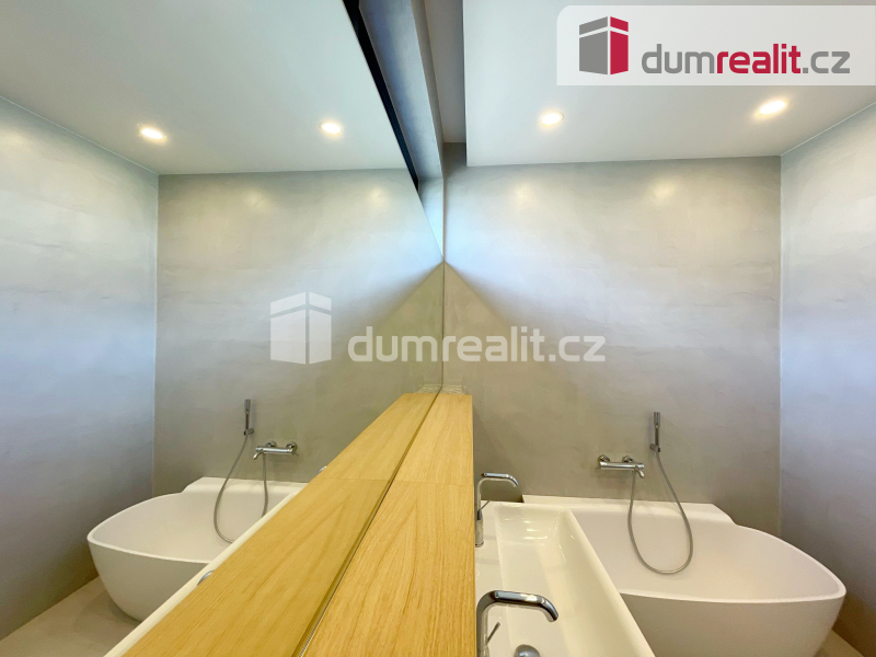 Prodej rodinného domu 5+ kk 135 m², s pozemkem 658 m² - 9