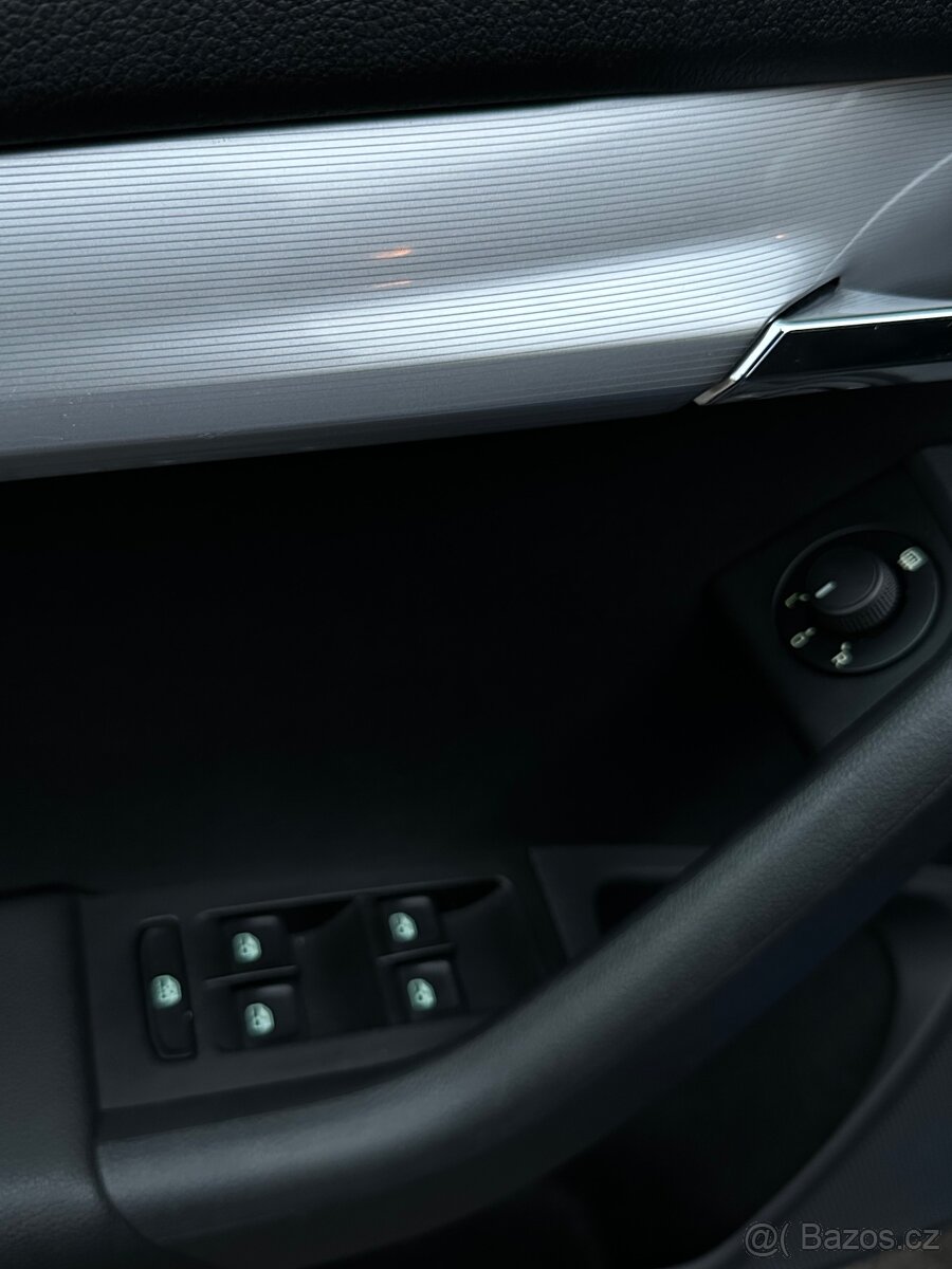 Škoda Octavia 3 Combi 1.6 TDI 81kw Style,Klimatronik,Výhrev - 9