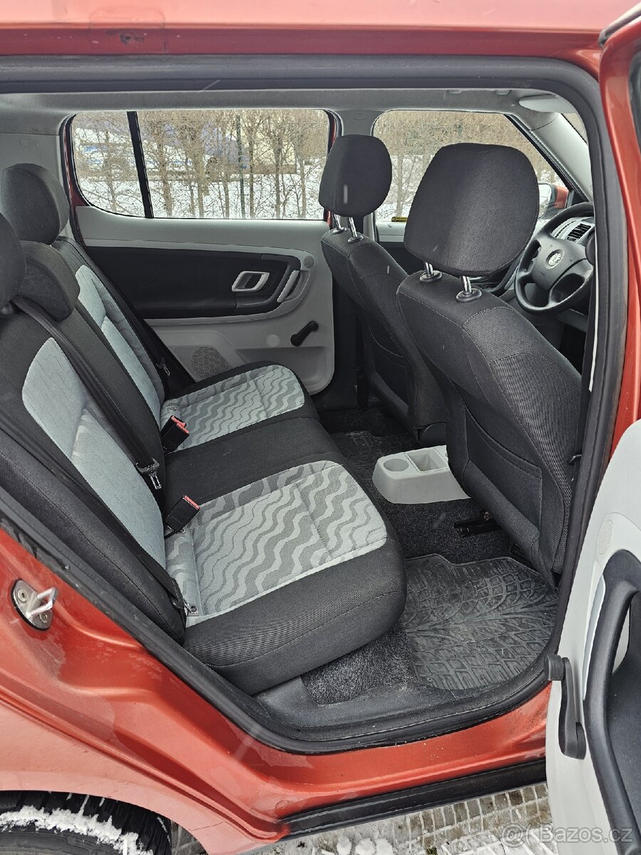 Škoda Fabia II 1.2HTP tažné klima - 9