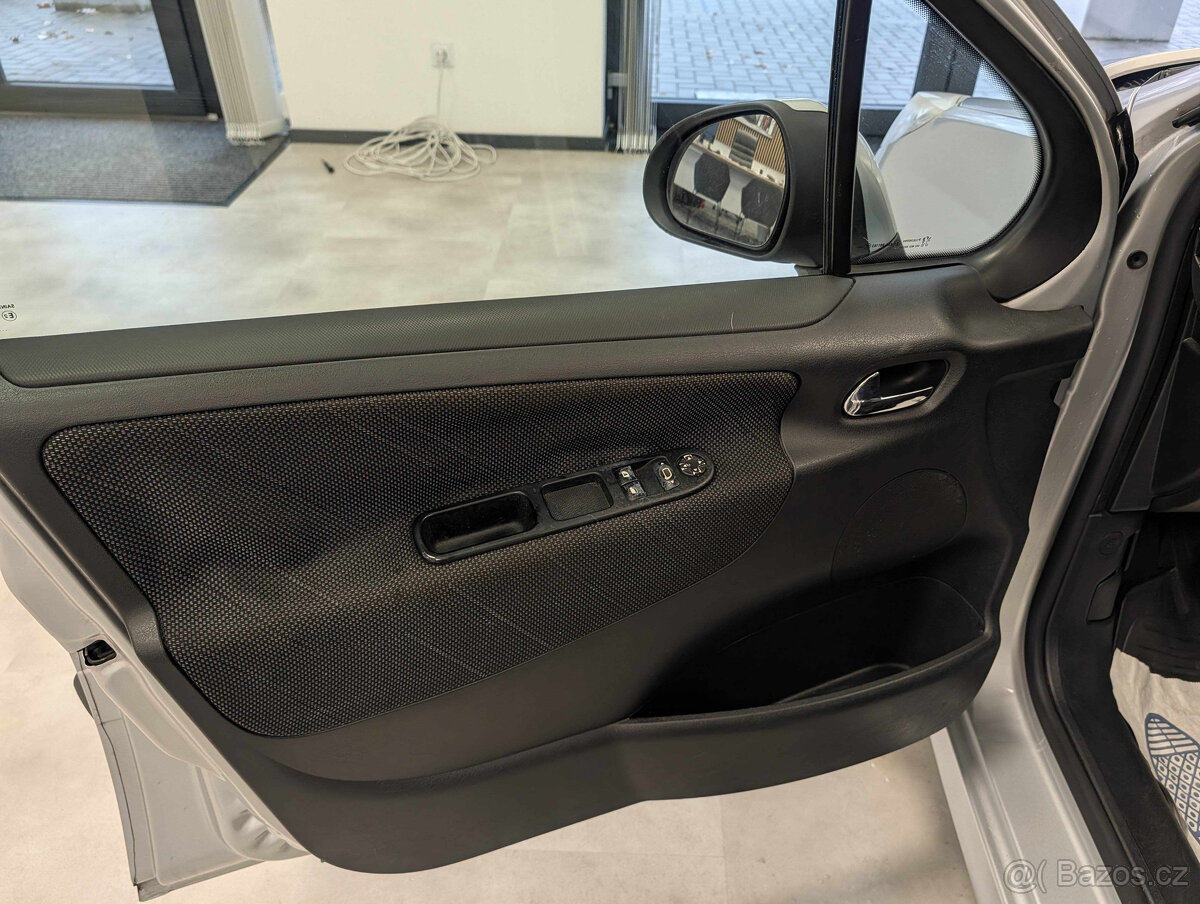 Peugeot 207 1,4 i - 9