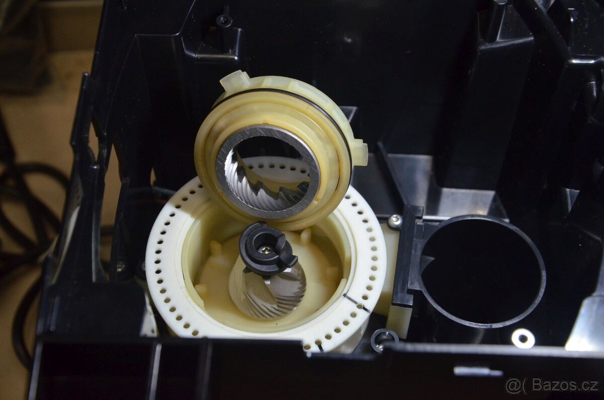 Automatický kávovar PHILCO Phem 1000 - 9