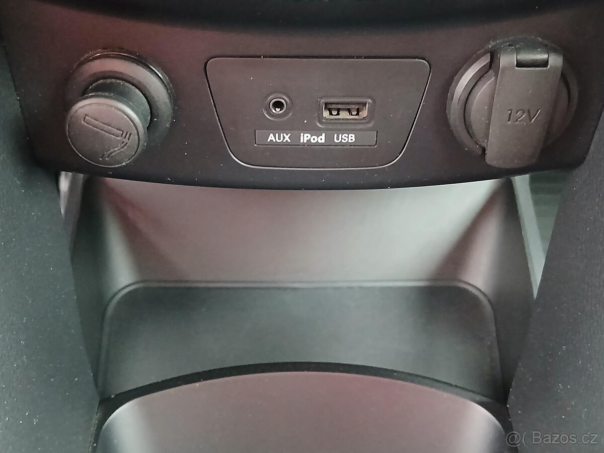 Hyundai I30 1.6 i , 88 kW benzín, 2012 - 9