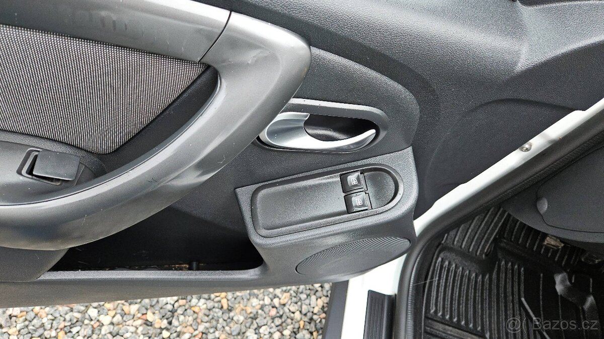 DACIA DUSTER 1,6 i + LPG - 9