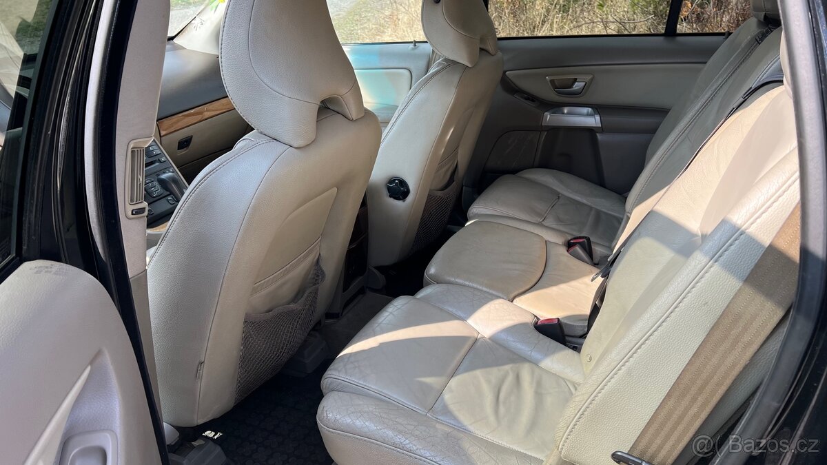 Volvo XC90 7 míst - 9