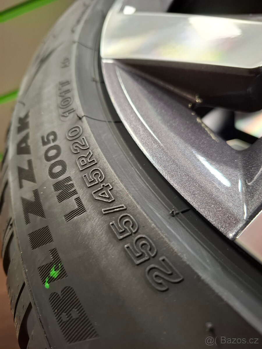 Nový zimní komplet Enyaq, Elroq 235/50+255/45 R20 Bridgeston - 9