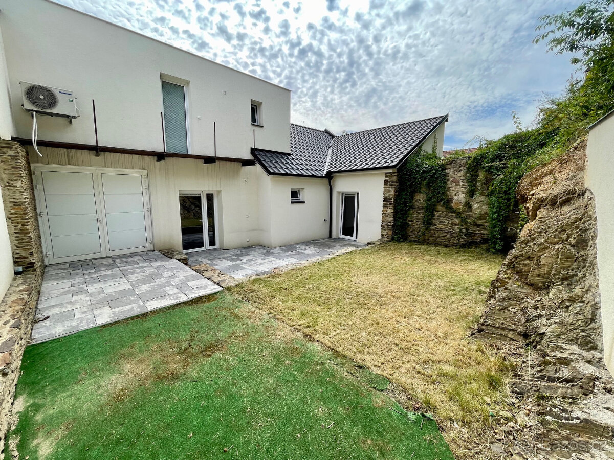 Prodej rodinného domu 150 m², pozemek 200 m² 776878002 - 9