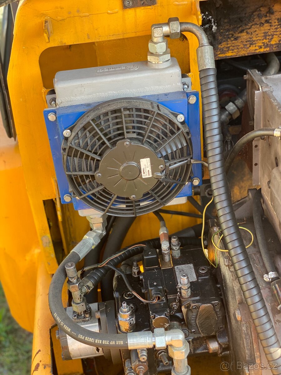 Kolový nakladač - 9