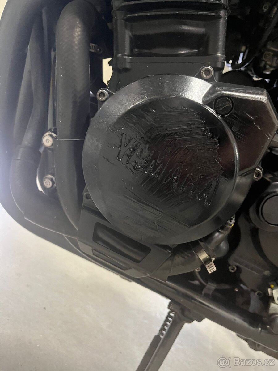 Yamaha FZS 600 Fazer - 9