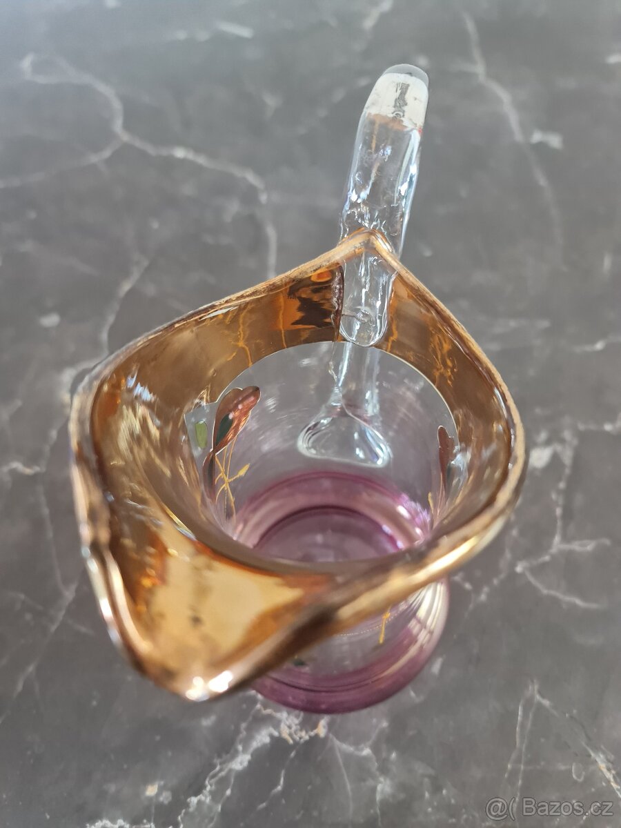 starožitný, bohatě dekorovaný džbán - 9