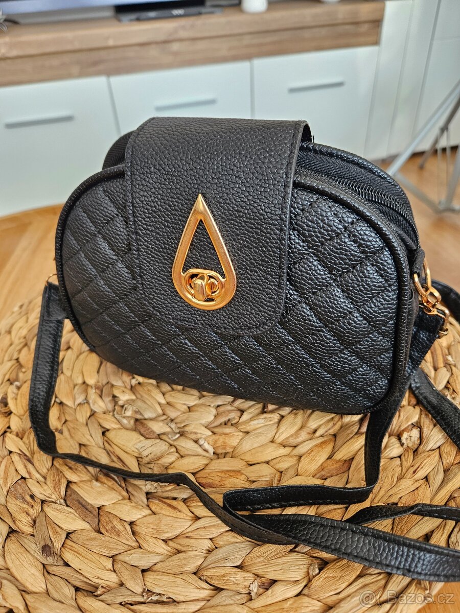 Krásná nová kabelka, tři oddělené kapsy - 9