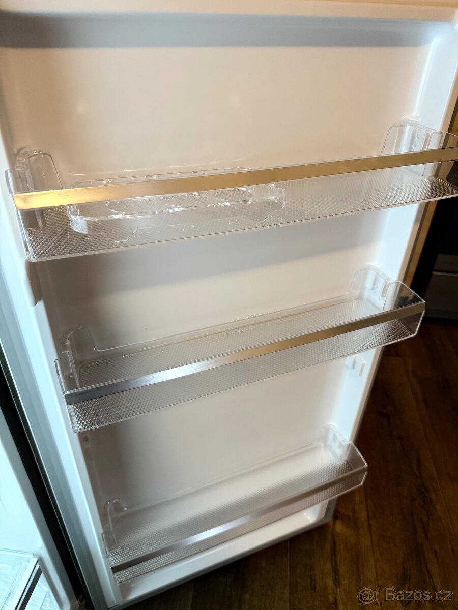 Lednice s mrazákem - 9