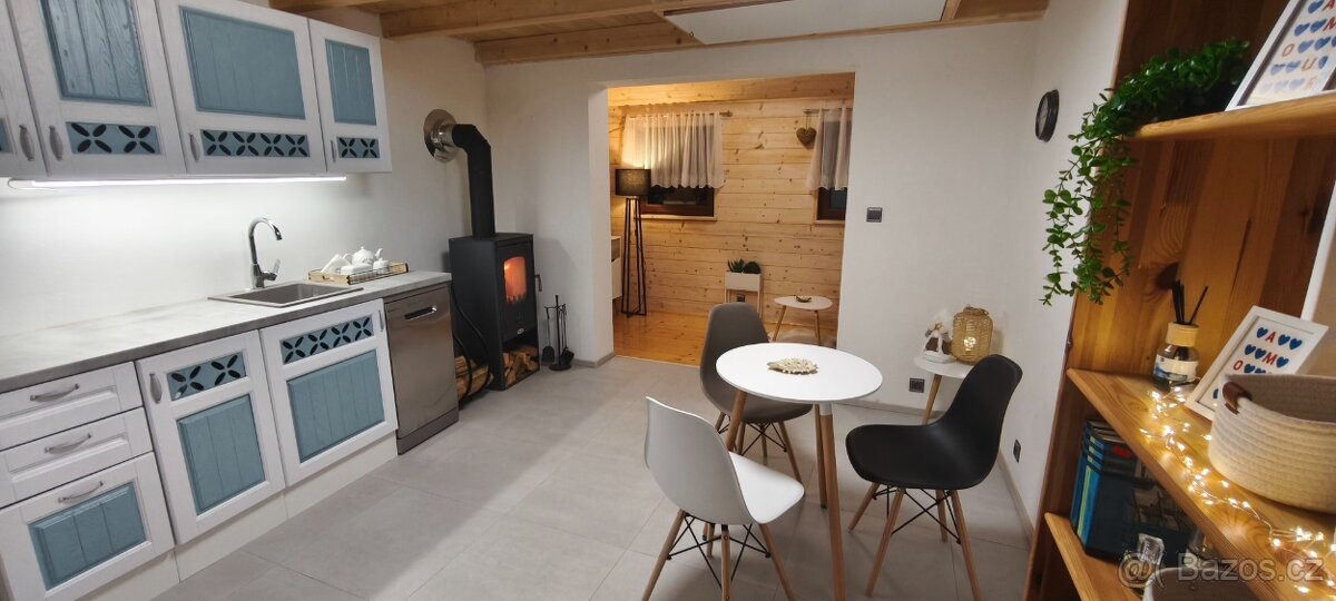 Prodám chatu na Rudolfově cca 3 km od Č.b - 9