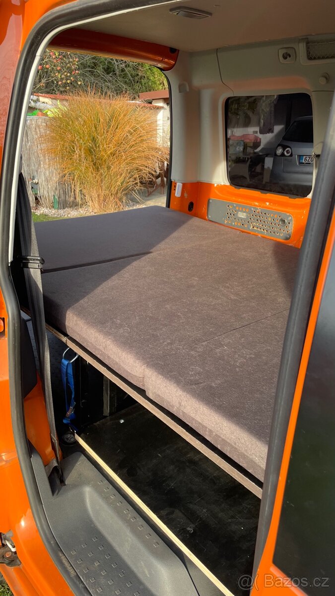 Vestavba VW Caddy - 9
