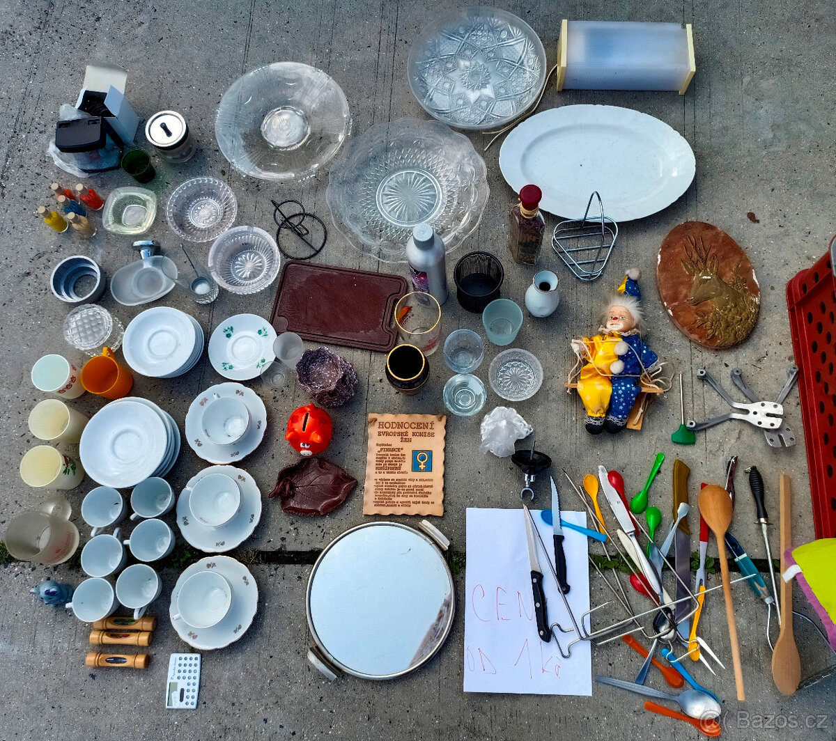 staré kuchyňské dřevěné moučnice truhly uhlák nůše síto aj. - 9