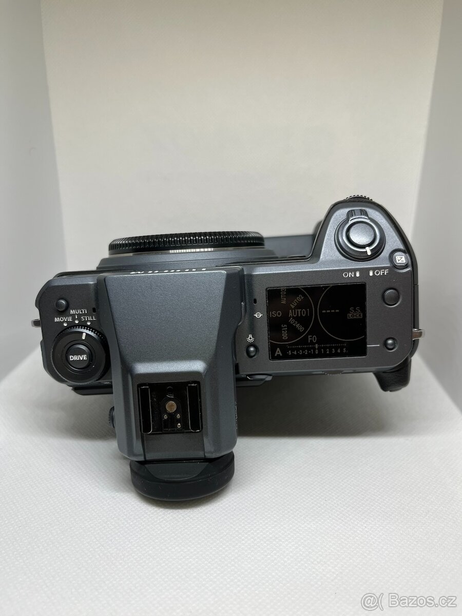 Fujifilm GFX100 - telo - 9