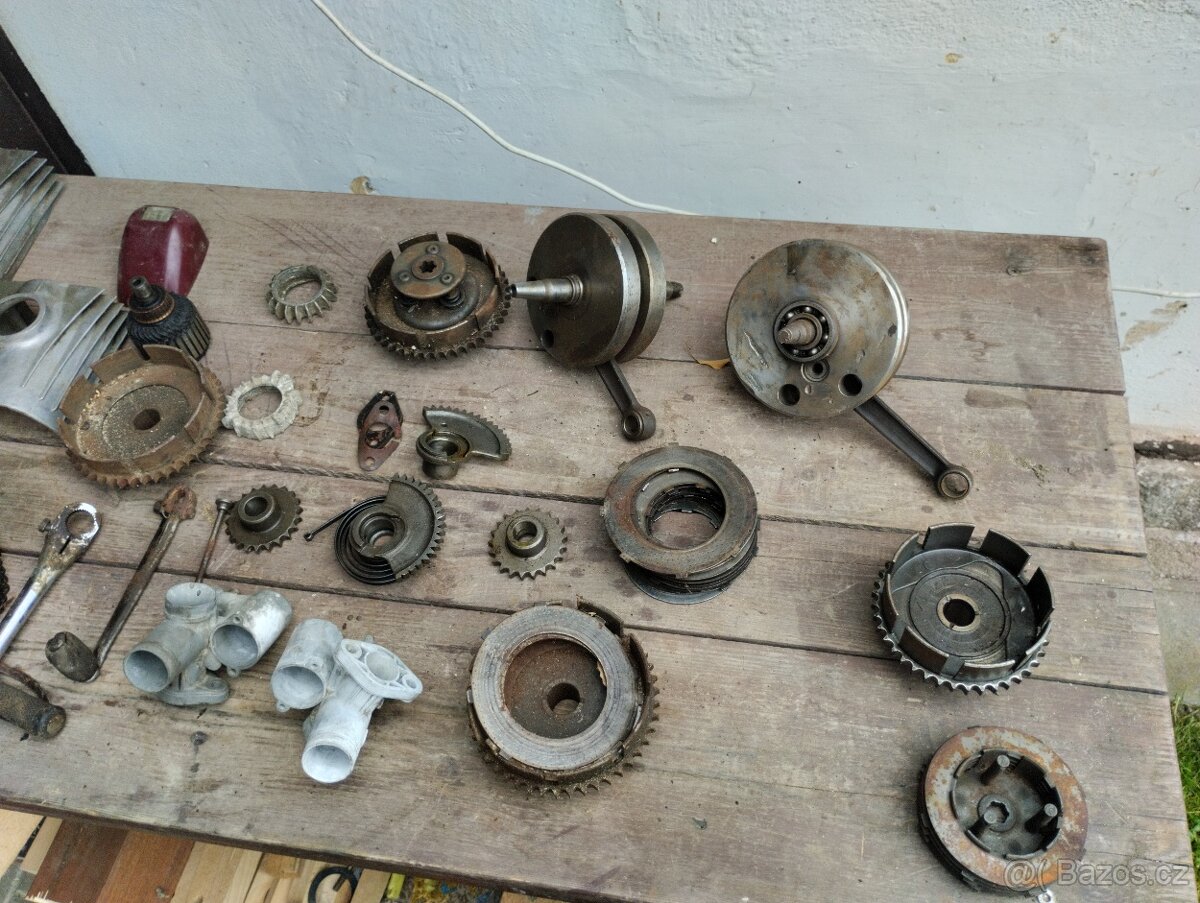 Motory Jawa 250 a Čz 175 + Směs náhradních dílů jen komplet - 9