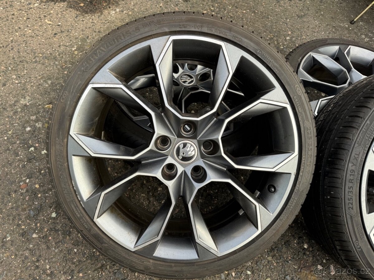 Sada ALU kol Škoda Octavia RS - XTREME R19" s letními pneu - 9