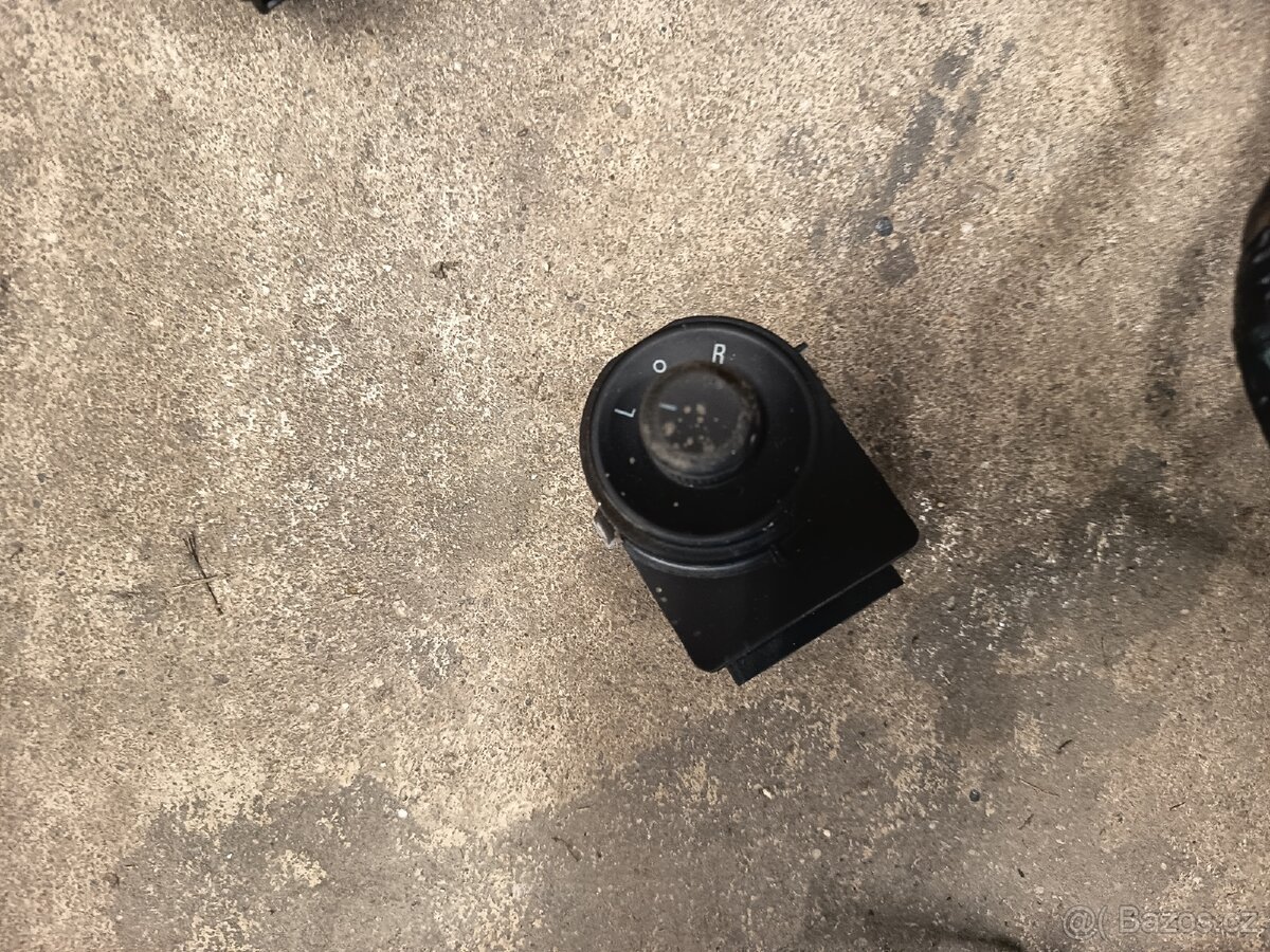 Opel Astra J řidičovy dveře - 9