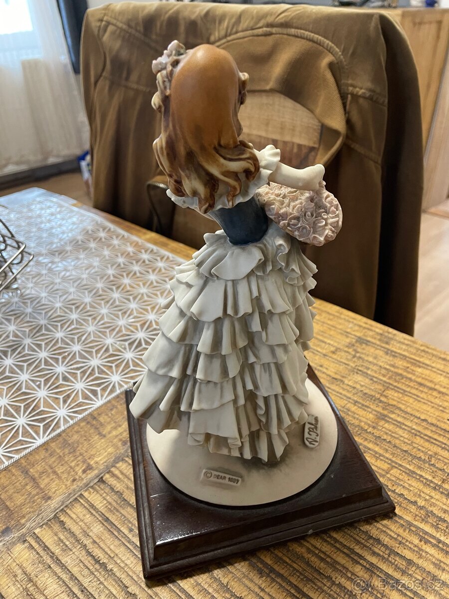 Viktoriánská dáma s květinami - 9