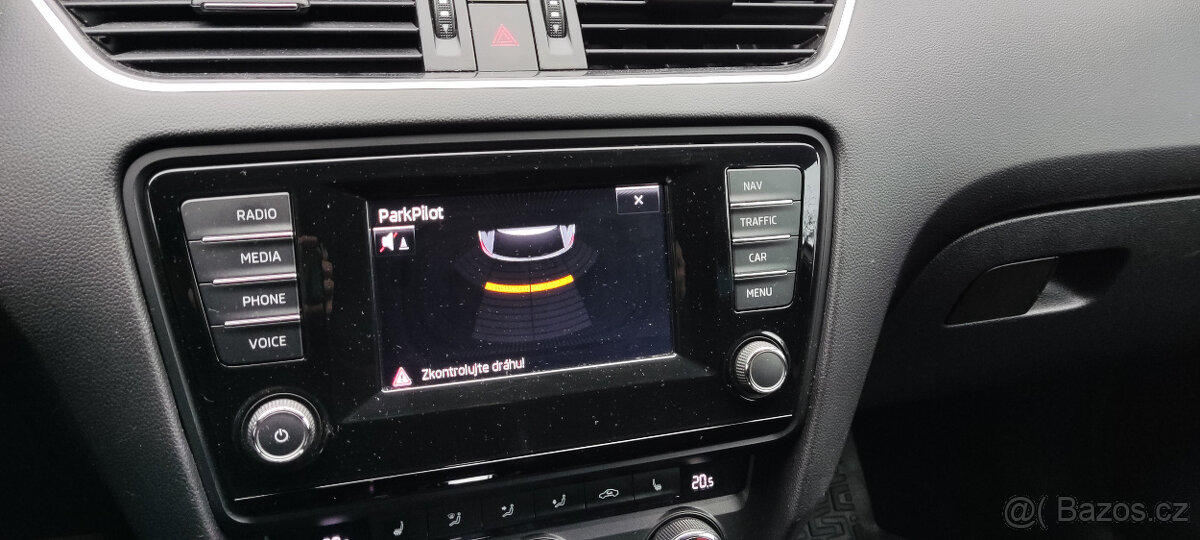 Také na splát.ky Škoda Octavia combi III RS 2.0TSI 162kW - 9