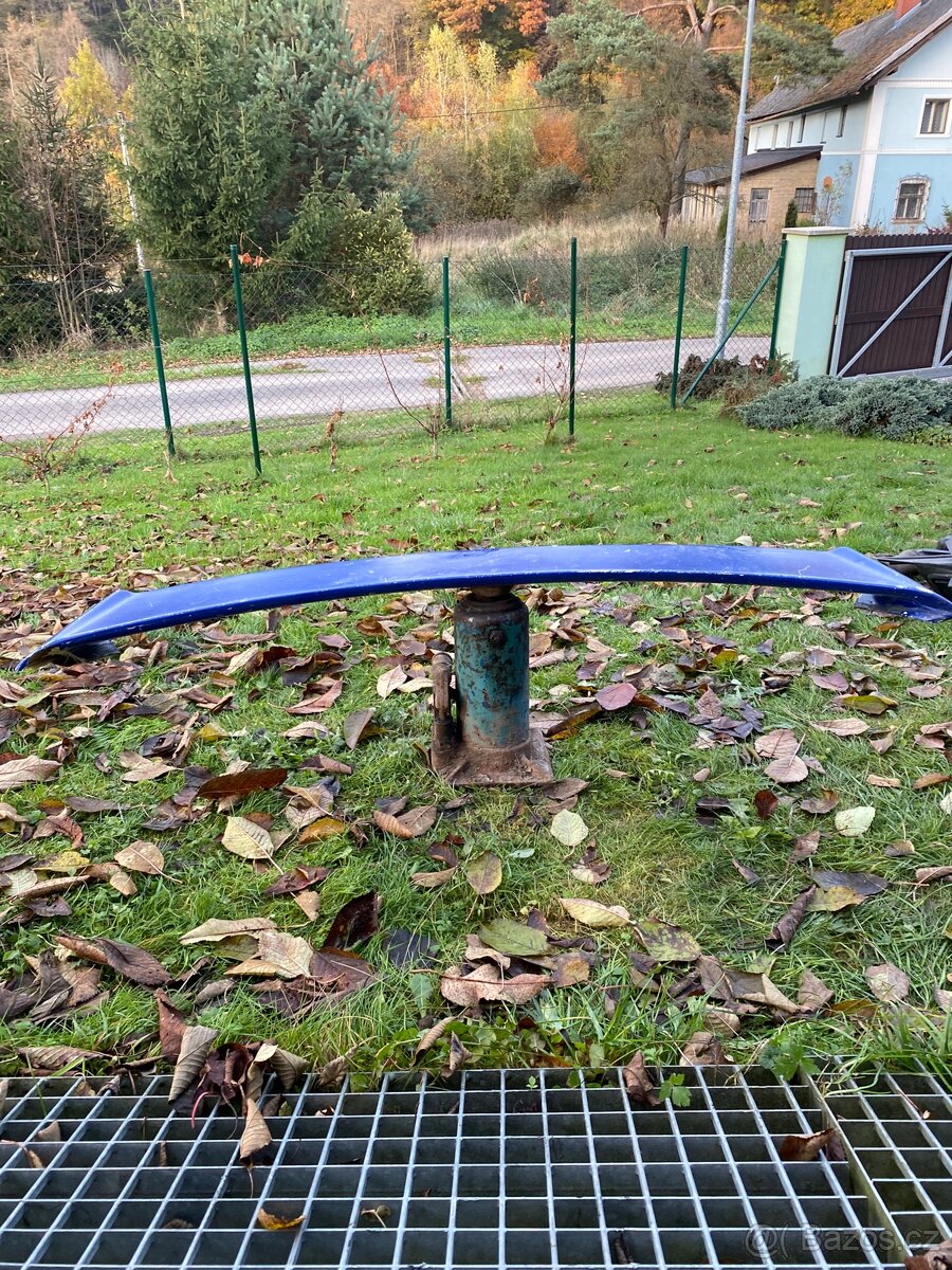 Křídlo Škoda Octavia II RS - 9