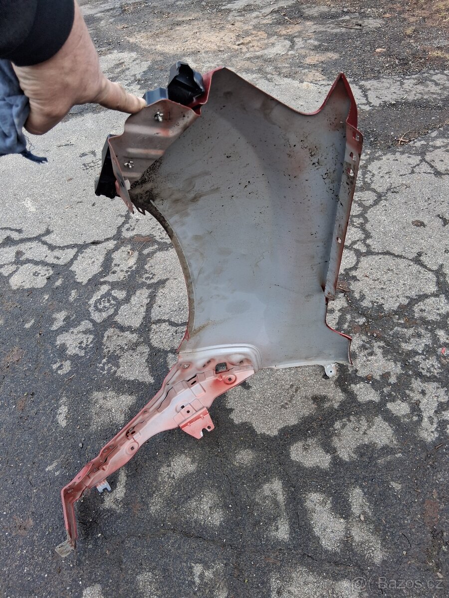 Duster 2 pravy blatnik - 9