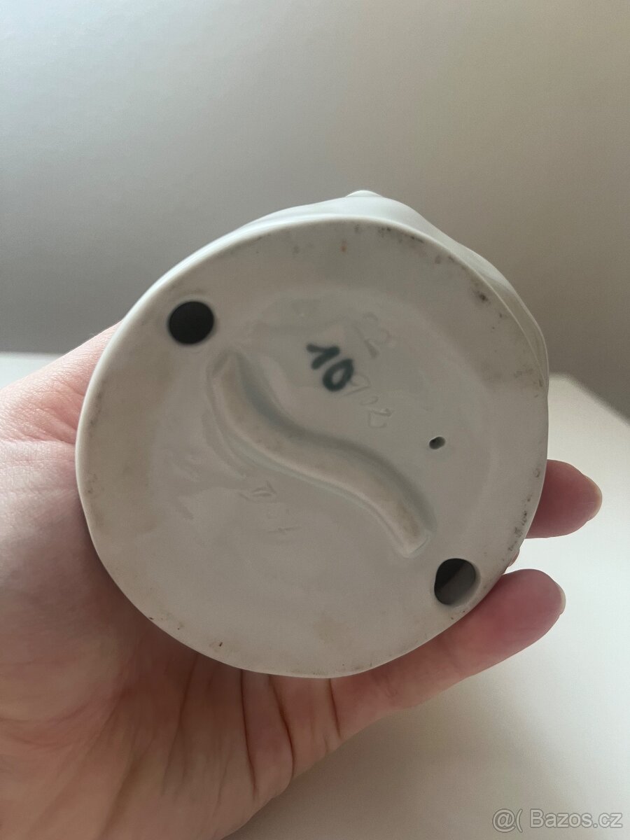 Porcelánová soška - malá lyžařka - 9