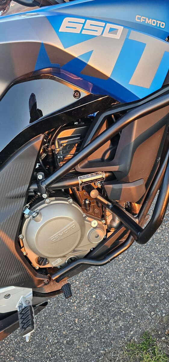 CF MOTO 650 MT rv. 2024 - 9