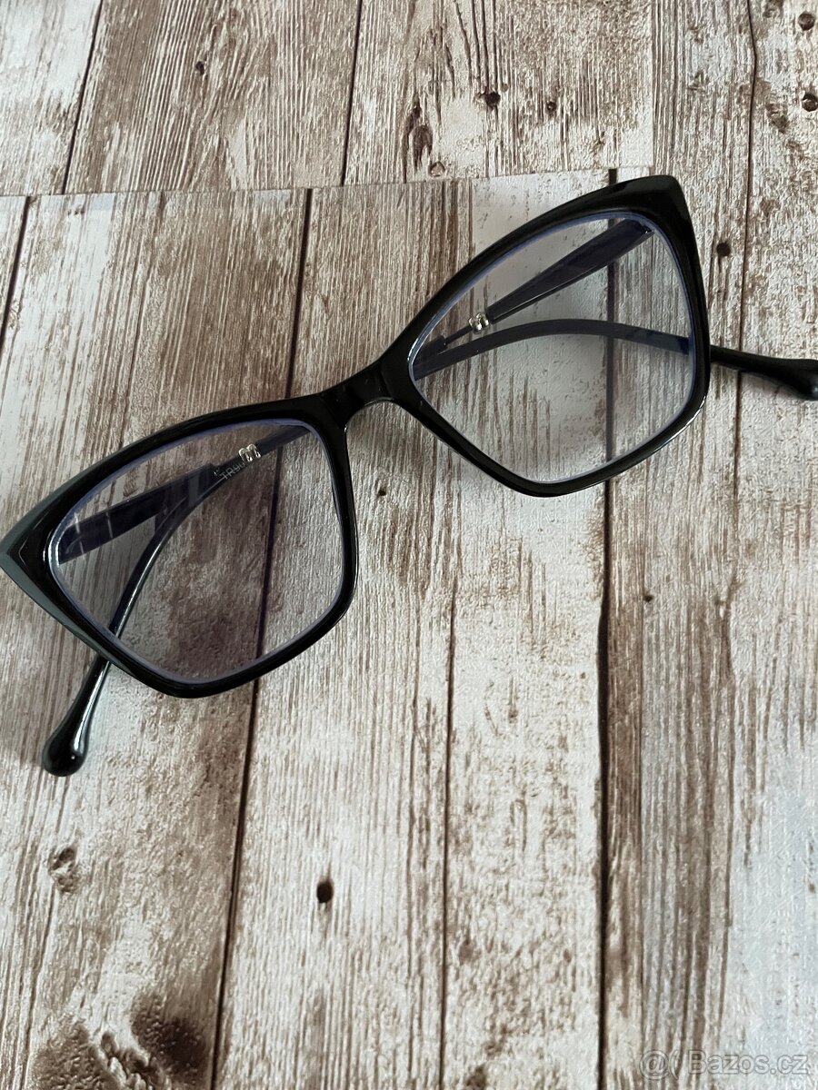 Samozatmavovací dioptrické brýle na dálku - 9