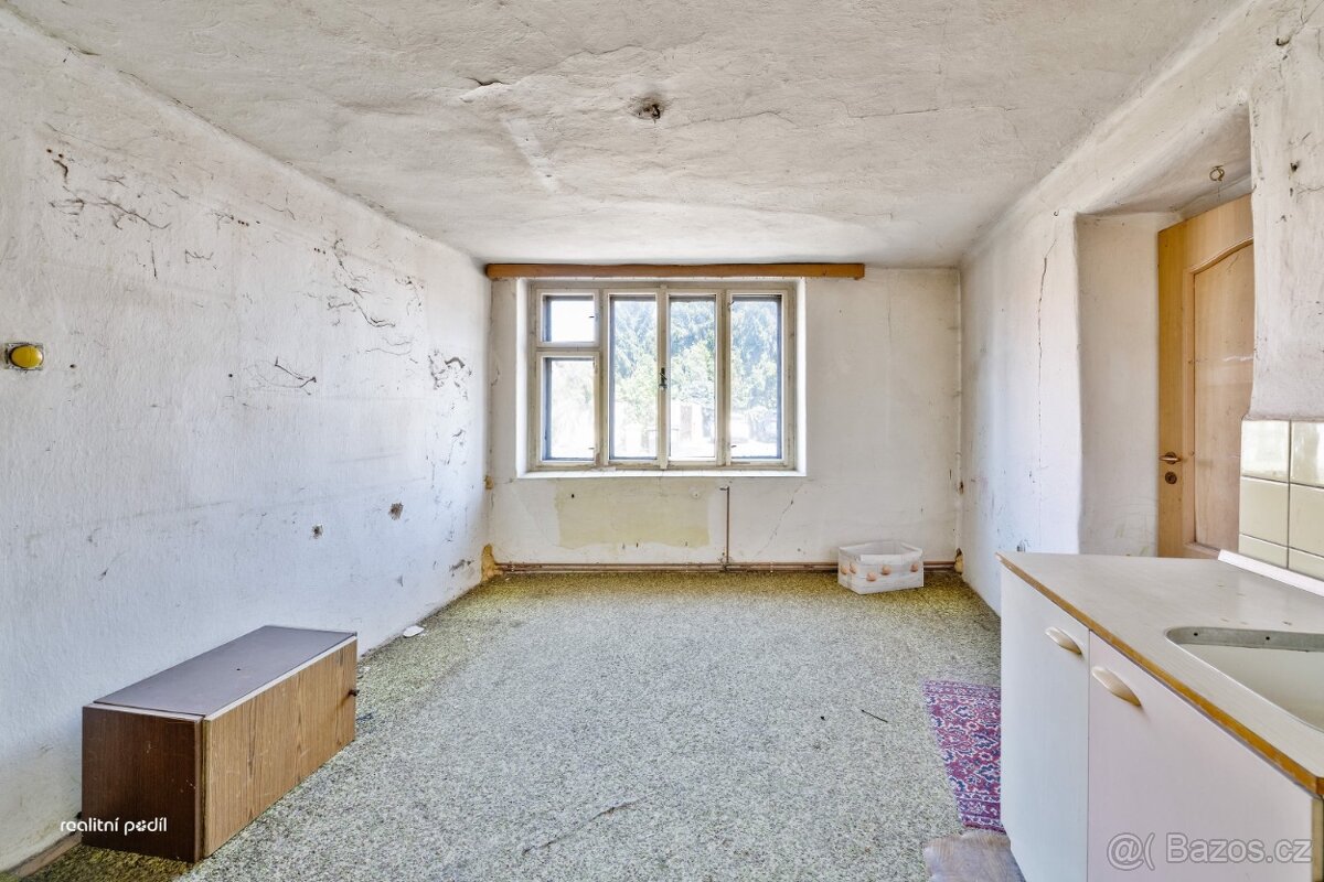Prodej rodinný dům v Běrunicích - 9