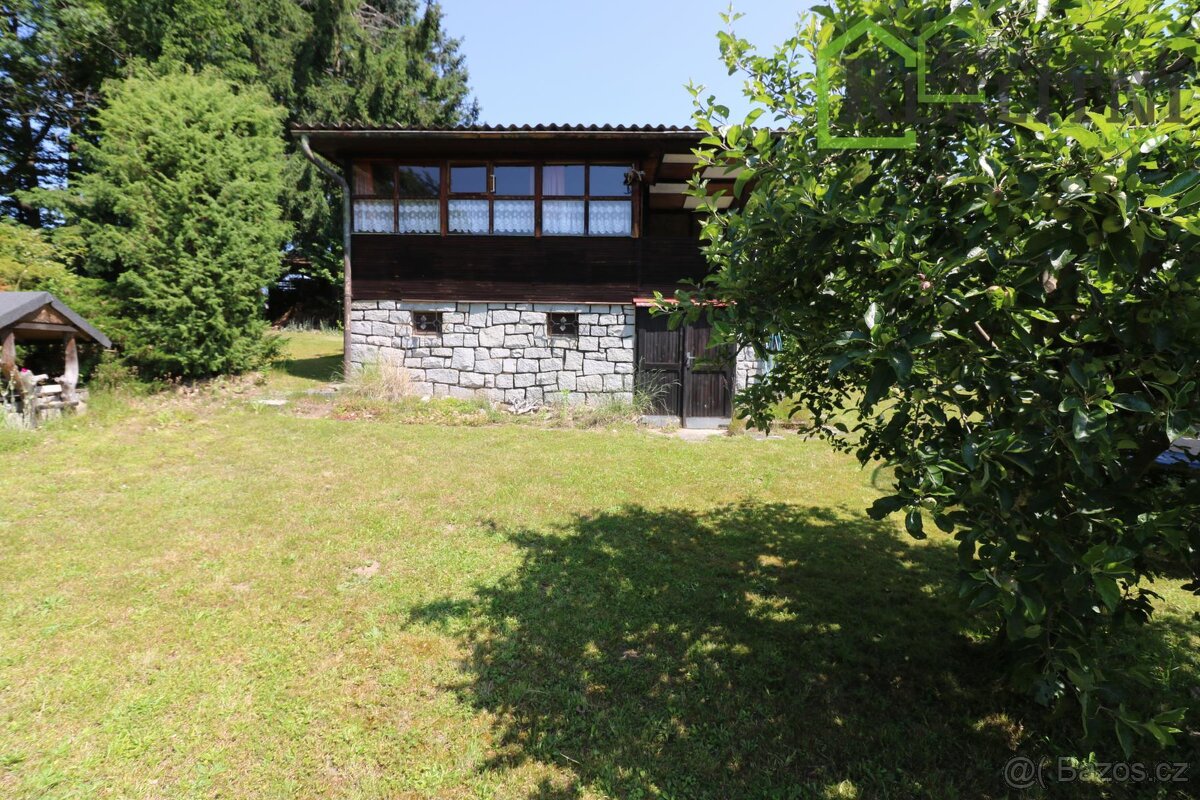 Prodej chaty se zahradou v nádherné lokalitě poblíž Slapské - 9