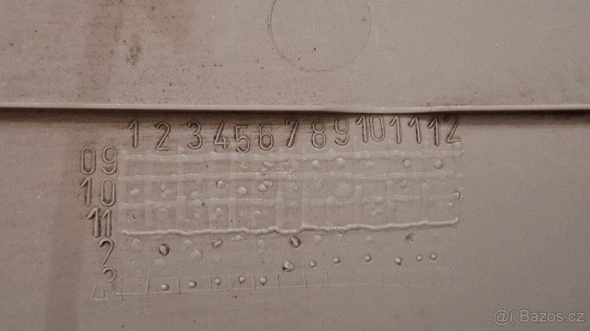 Volkswagen puklica, part no: 1T0 601 147 C, 1 (pekný) kus - 9