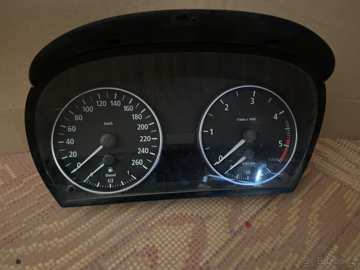 Naftové budíky z e87 a e90 - 9