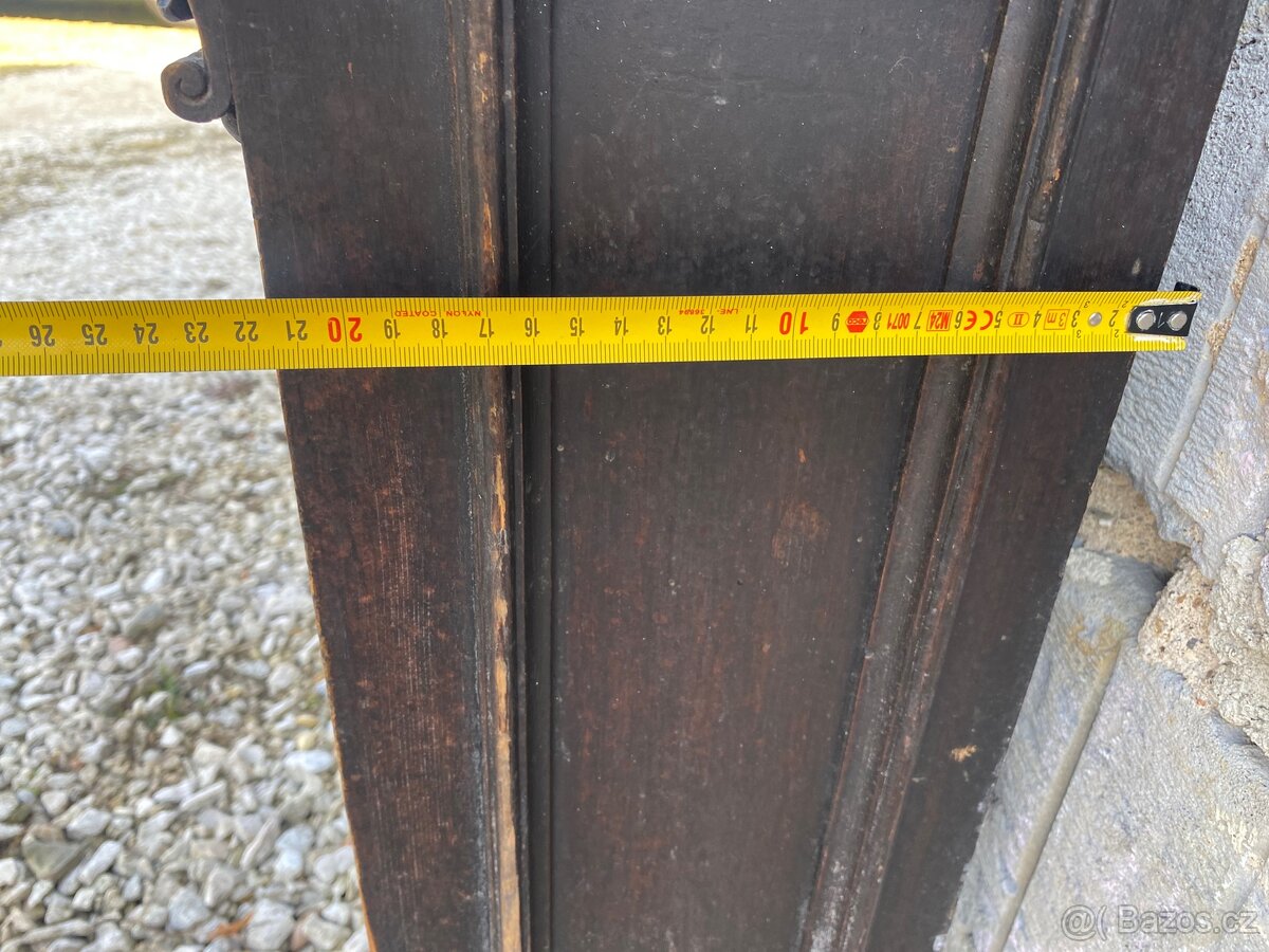 Černá malá skříňka - 9