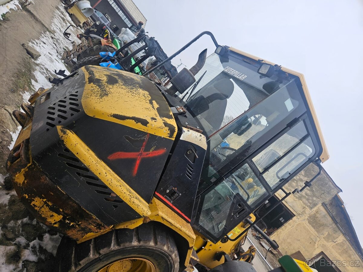 Díly na Cat 906 r.2006 - 9