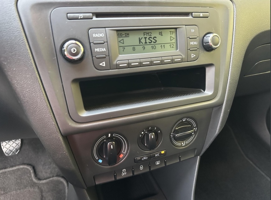 Rapid Spaceback 1.2/55kW KLIMA r.v.2015 najeto 92tkm - 9