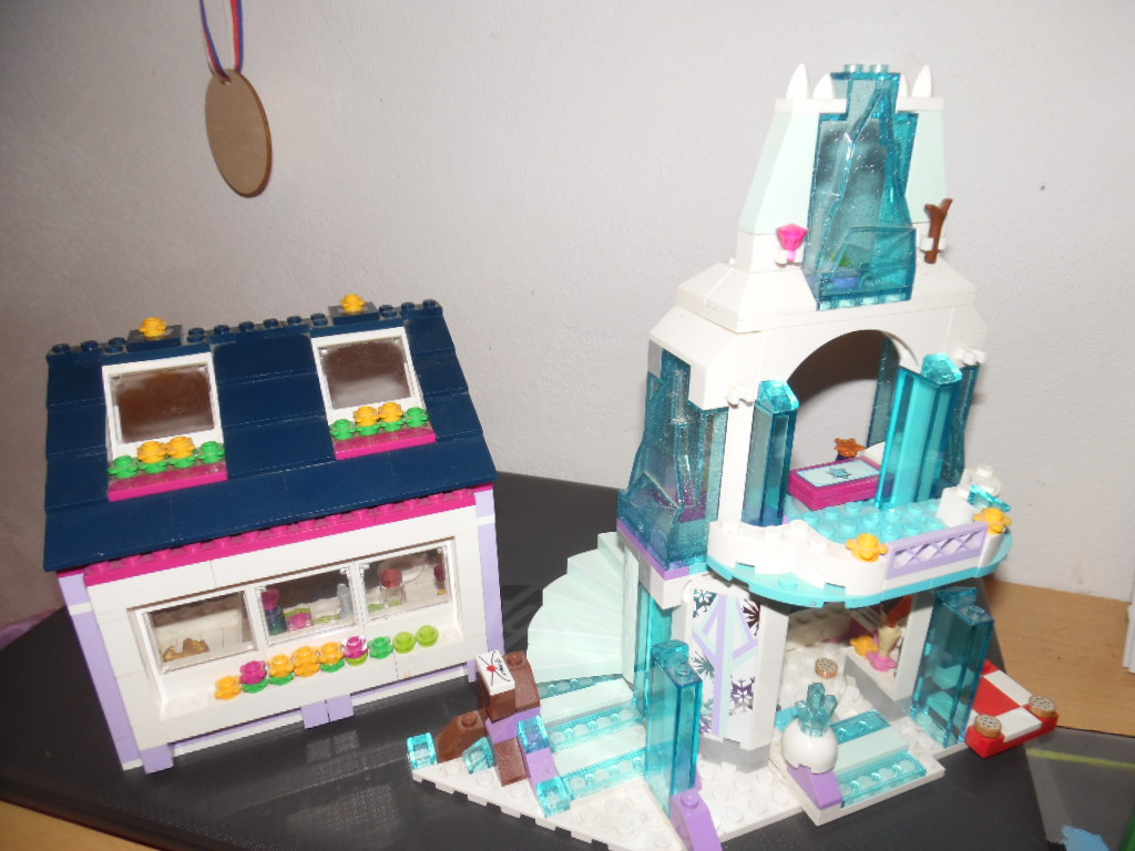 Lego - Frozen a domeček - 9