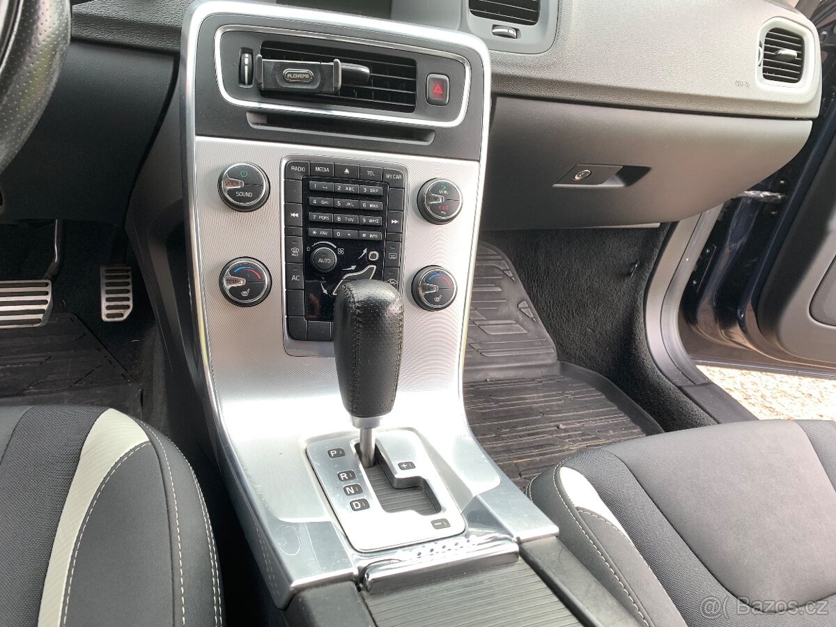 VOLVO V60 2.0 5 VÁLCE AUTOMAT - 9