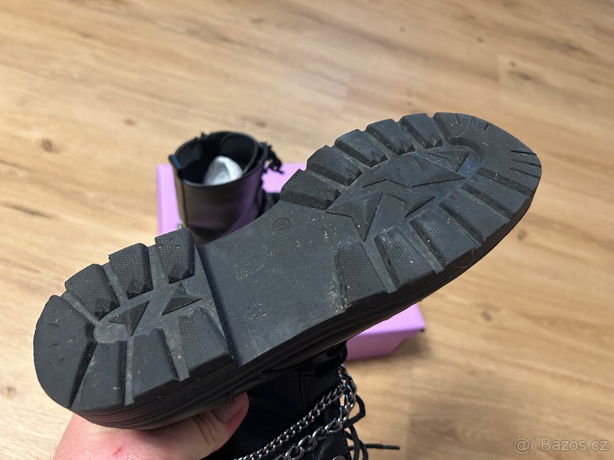 Dívčí zimní boty na platforme vel 37 - 9