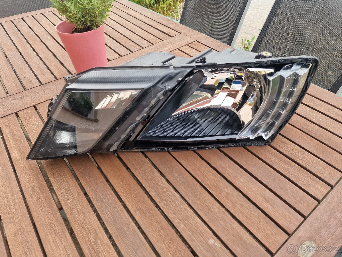 Světlomet Škoda Octavia 3 facelift -levy - 9