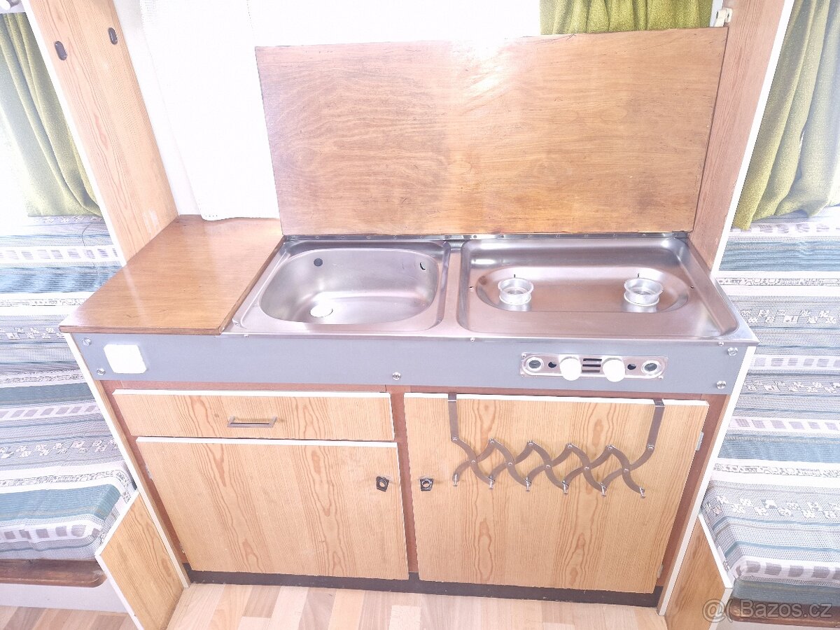 Obytný přívěs, karavan - 9