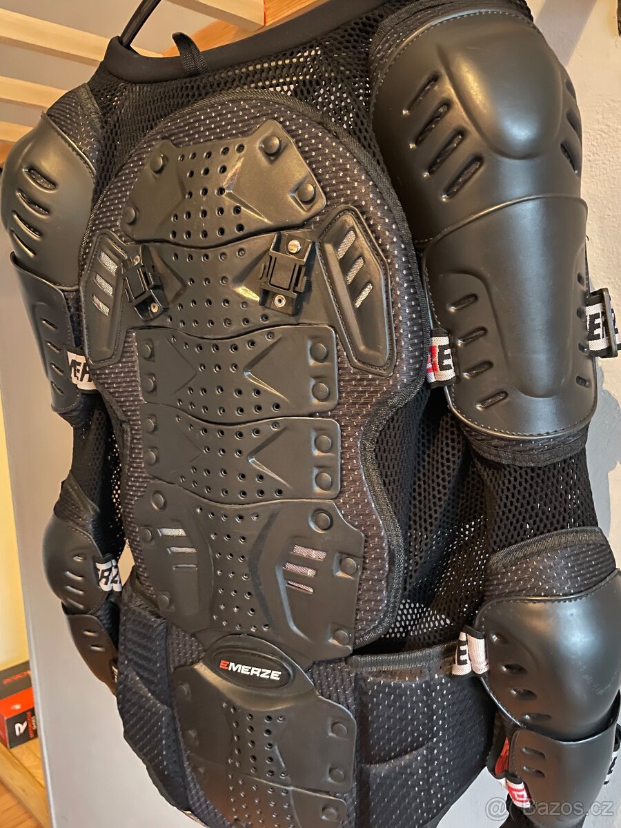 Chránič těla Emenrze EM7 - 9