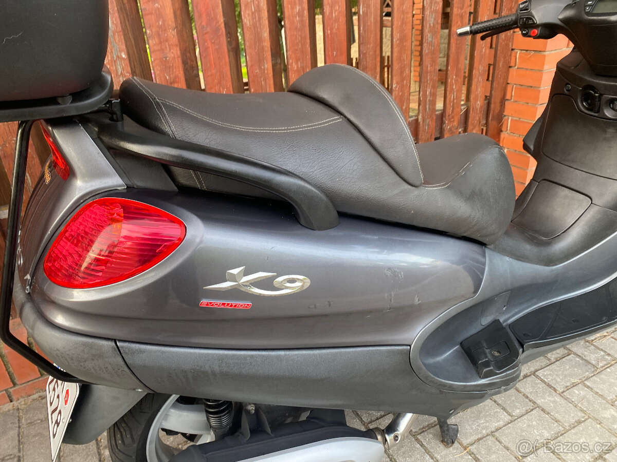 Piaggio X9 125 Evolution - 9