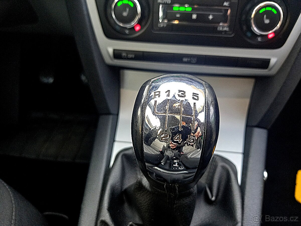 Prodám škoda octavia 2 facelift 1.2tsi 77kw - 9