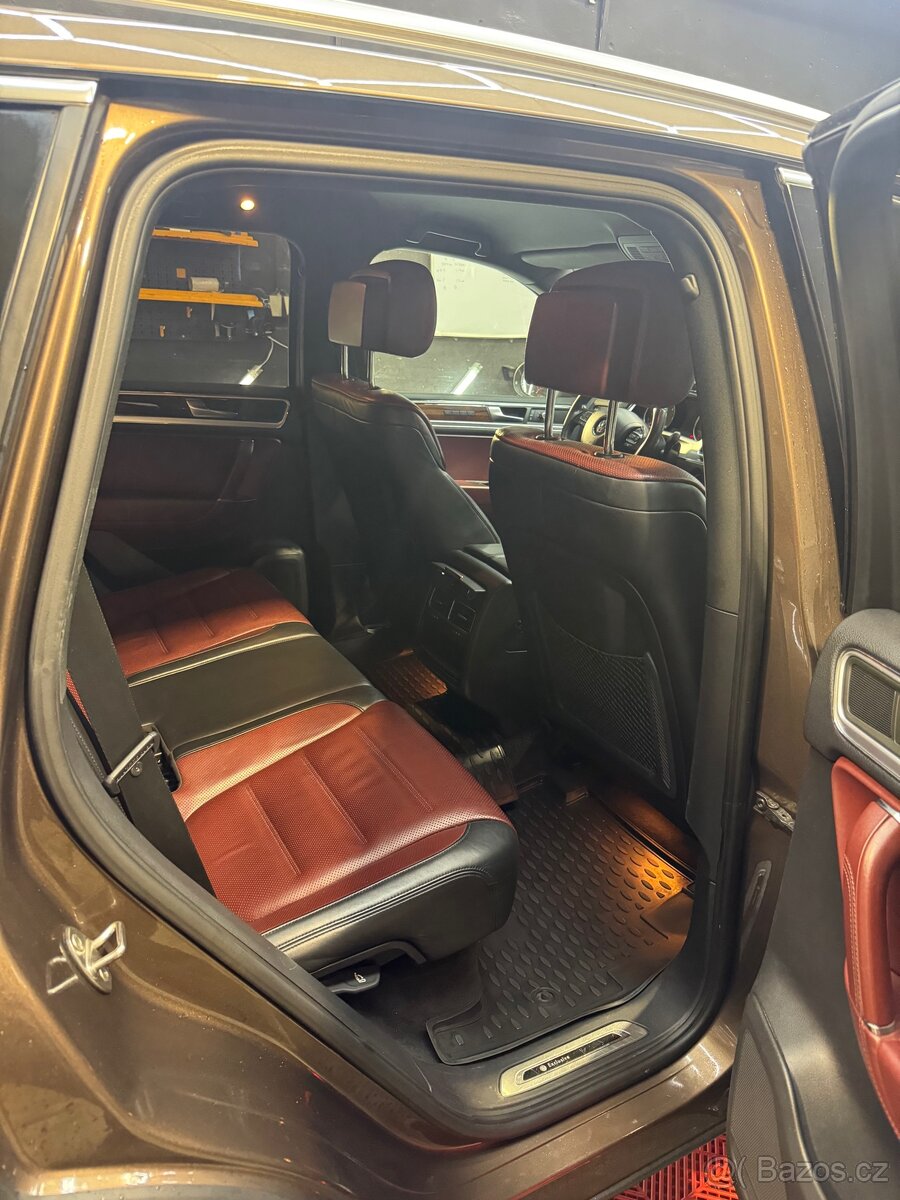 VW Touareg EXCLUSIVE WEBASTO Tažné VÝHŘEV Bi-Xenony CEBIA - 9