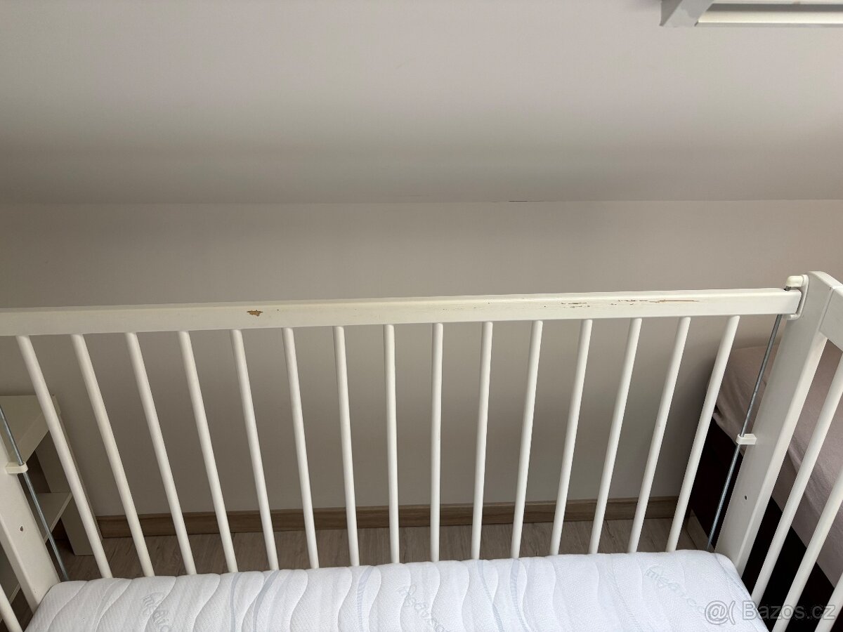 Dřevěná dětská postýlka - 9