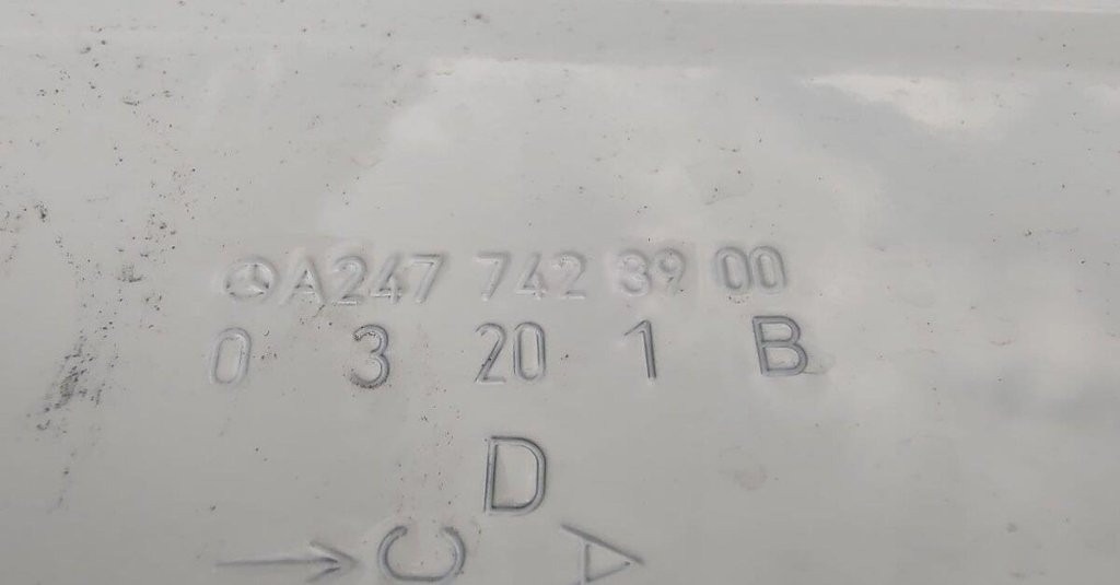 Mercedes B - class W247 2018 - zadna kapota dvere veko - 9