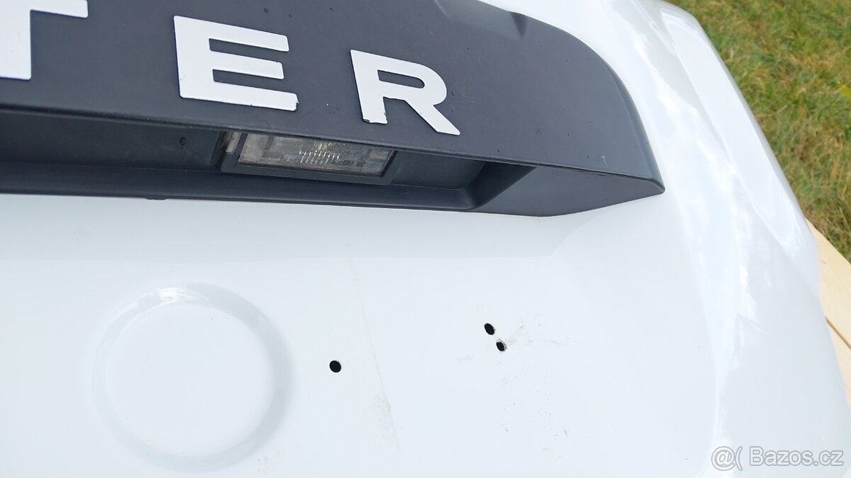 DACIA DUSTER 1 – DVEŘE KUFRU BÍLÉ - 9