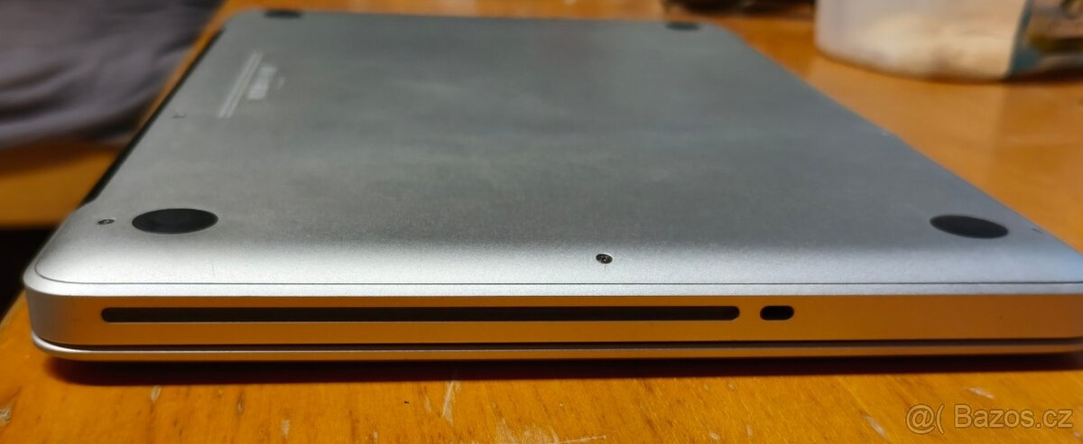 MacBook Pro 13" | 12GB RAM | SSD + HDD | USB-C nabíjení | M - 9
