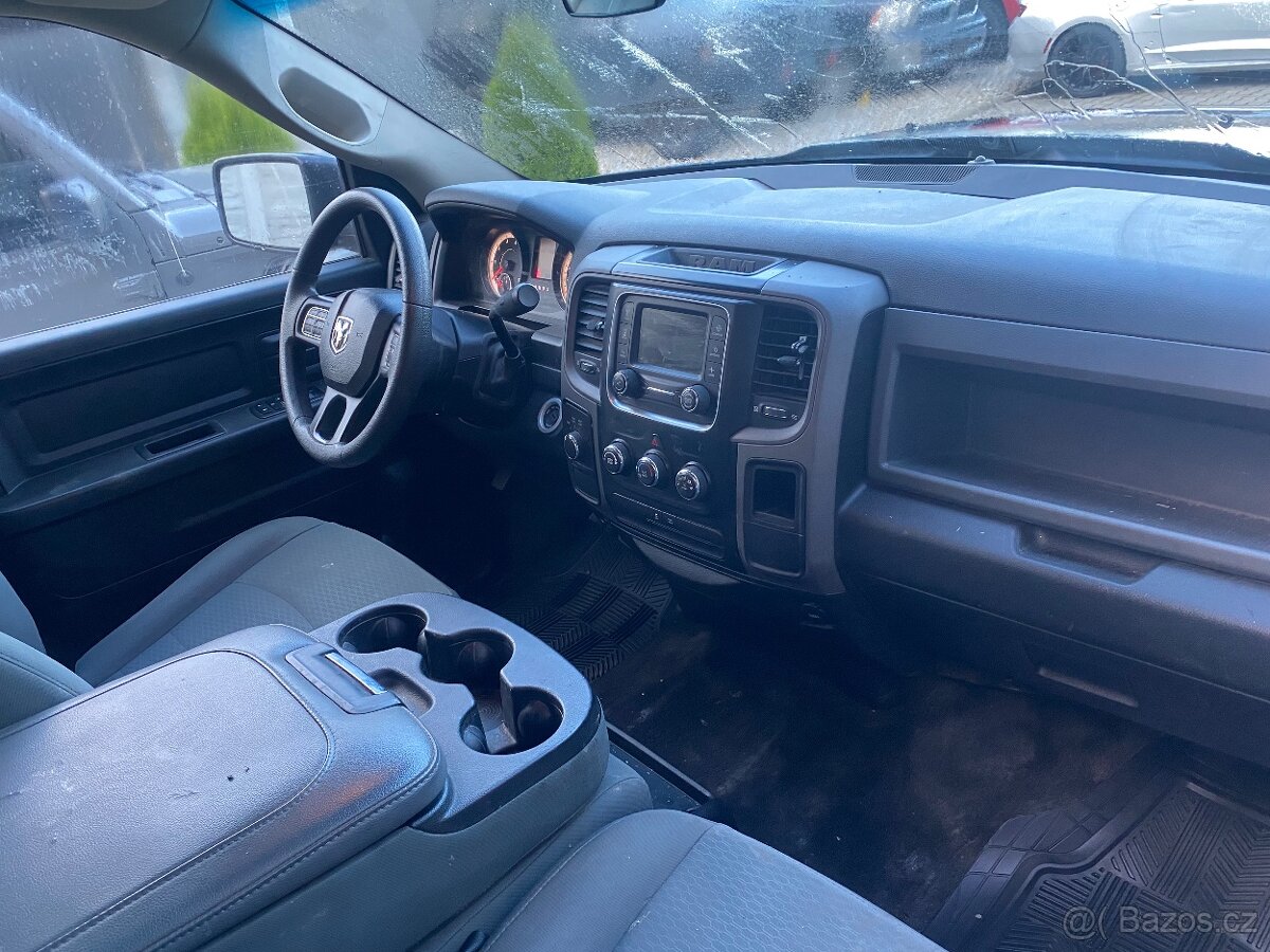 Dodge Ram 5.7 2017 Dovuz Kanada pojizdny - 9